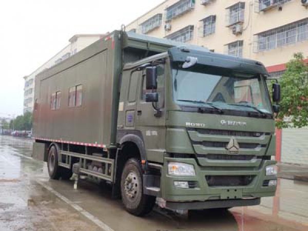 重汽豪沃營(yíng)地住宿車