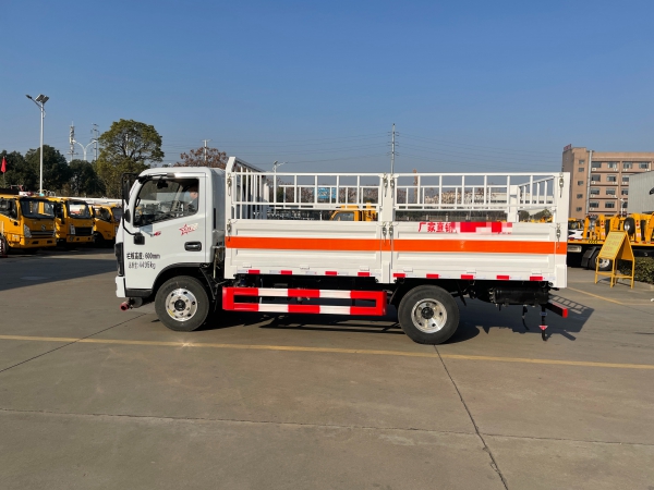 專威牌 東風(fēng)D6國六藍(lán)牌氣瓶運(yùn)輸車