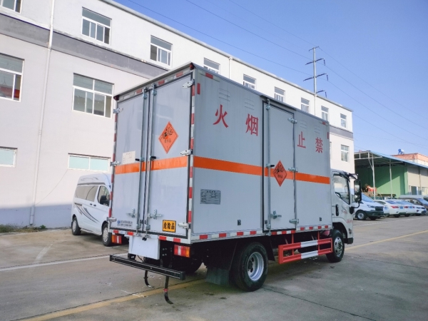 江鈴凱運(yùn)爆破器材運(yùn)輸車(chē)