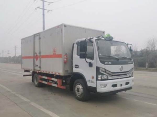 東風多利卡D7爆破器材運輸車