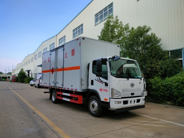 解放虎VR藍牌危險物品廂式運輸車