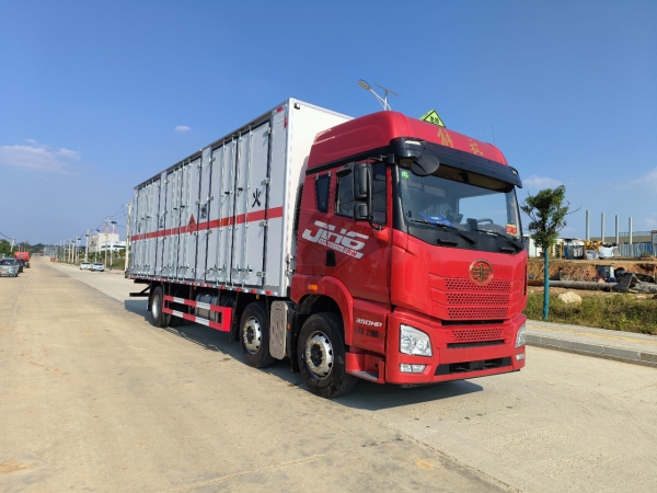 JH6三軸爆破運輸車