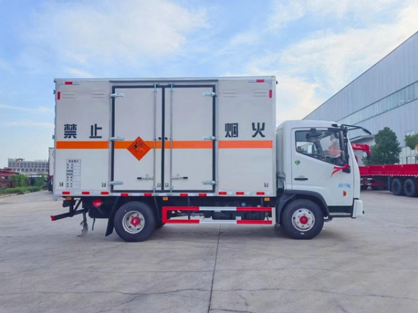 東風凱普特危爆車（5T））
