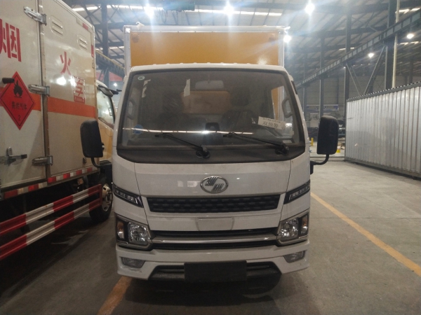 躍進福運S80易燃?xì)怏w運輸車（柴油版）