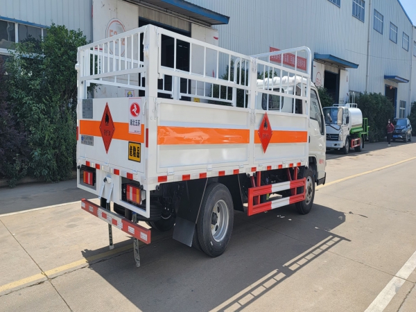 國六江鈴氣瓶運輸車