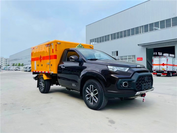 江鈴皮卡危爆器材運輸車（四驅）