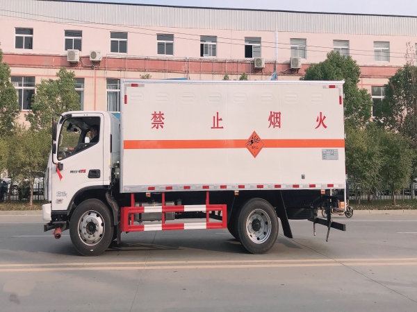 福田奧鈴黃牌爆破器材運(yùn)輸車