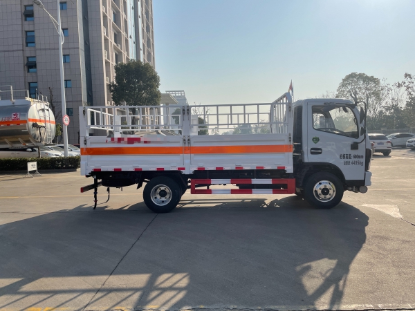 專威牌 東風(fēng)D6國六藍(lán)牌氣瓶運(yùn)輸車