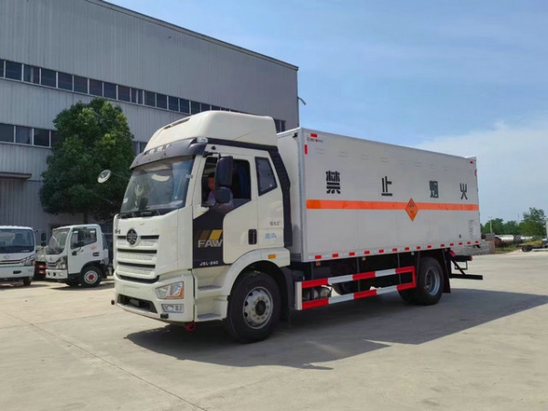 長(zhǎng)春解放J6民爆車