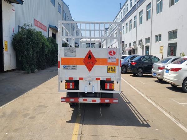 國六江鈴氣瓶運輸車