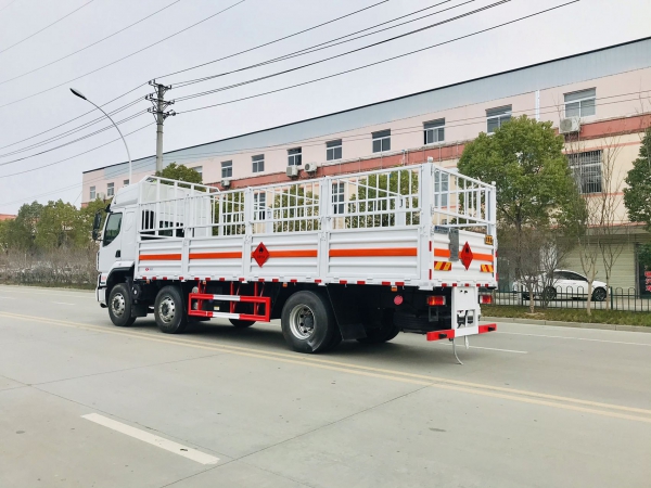 國(guó)六柳汽三軸2類氣瓶