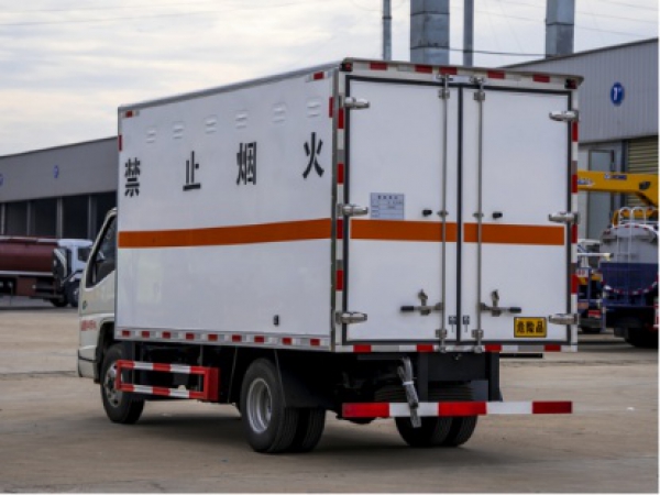 江鈴順達爆破器材廂式運輸車