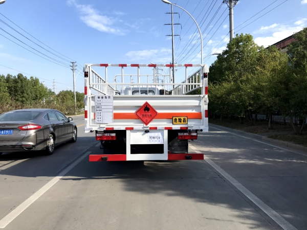 國六東風黃牌氣瓶車