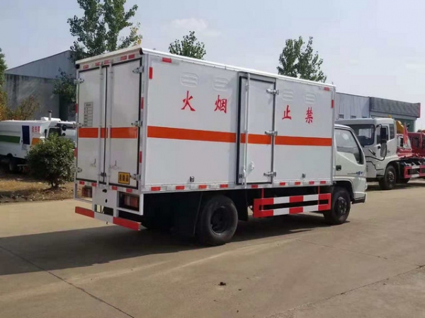 江鈴煙花爆竹運輸車（4.2米）
